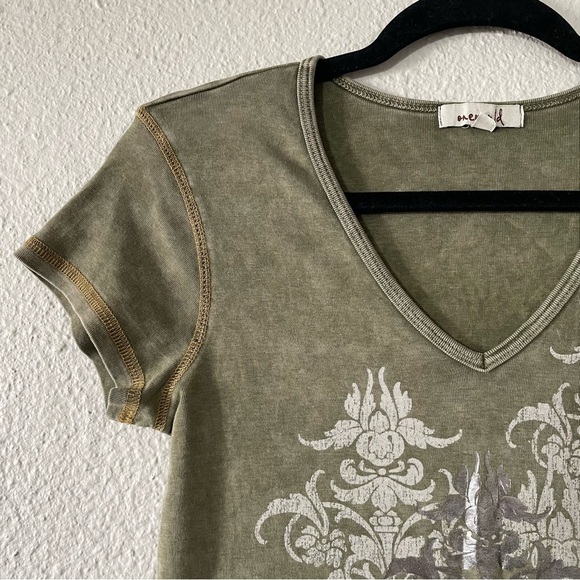 One World Fitted Shirt Women’s Large Green Washed Faded Y2K Grunge 2000s V Neck - Picture 5 of 13